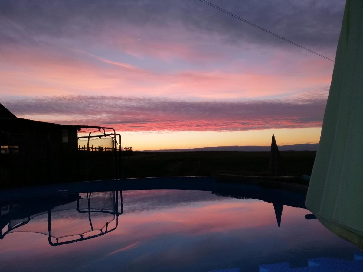 Petite Maison Sur La Colline Du Gibloux: 1Chambre,1 Salon Et Salle De Bain Prives Au Rez De Chausse, Piscine Exterieur Et Bbq , Le Chatelard  Bagian luar foto