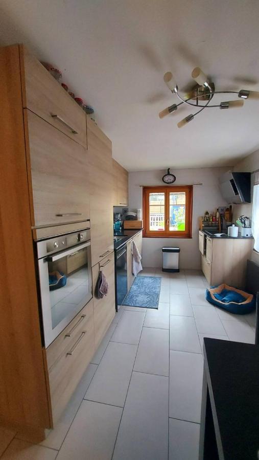 Petite Maison Sur La Colline Du Gibloux: 1Chambre,1 Salon Et Salle De Bain Prives Au Rez De Chausse, Piscine Exterieur Et Bbq , Le Chatelard  Bagian luar foto