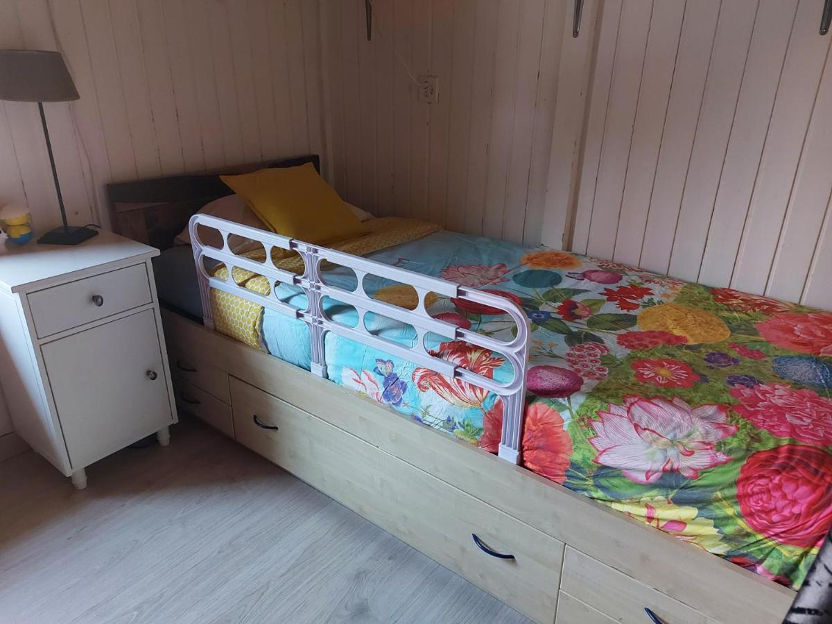 Petite Maison Sur La Colline Du Gibloux: 1Chambre,1 Salon Et Salle De Bain Prives Au Rez De Chausse, Piscine Exterieur Et Bbq , Le Chatelard  Bagian luar foto